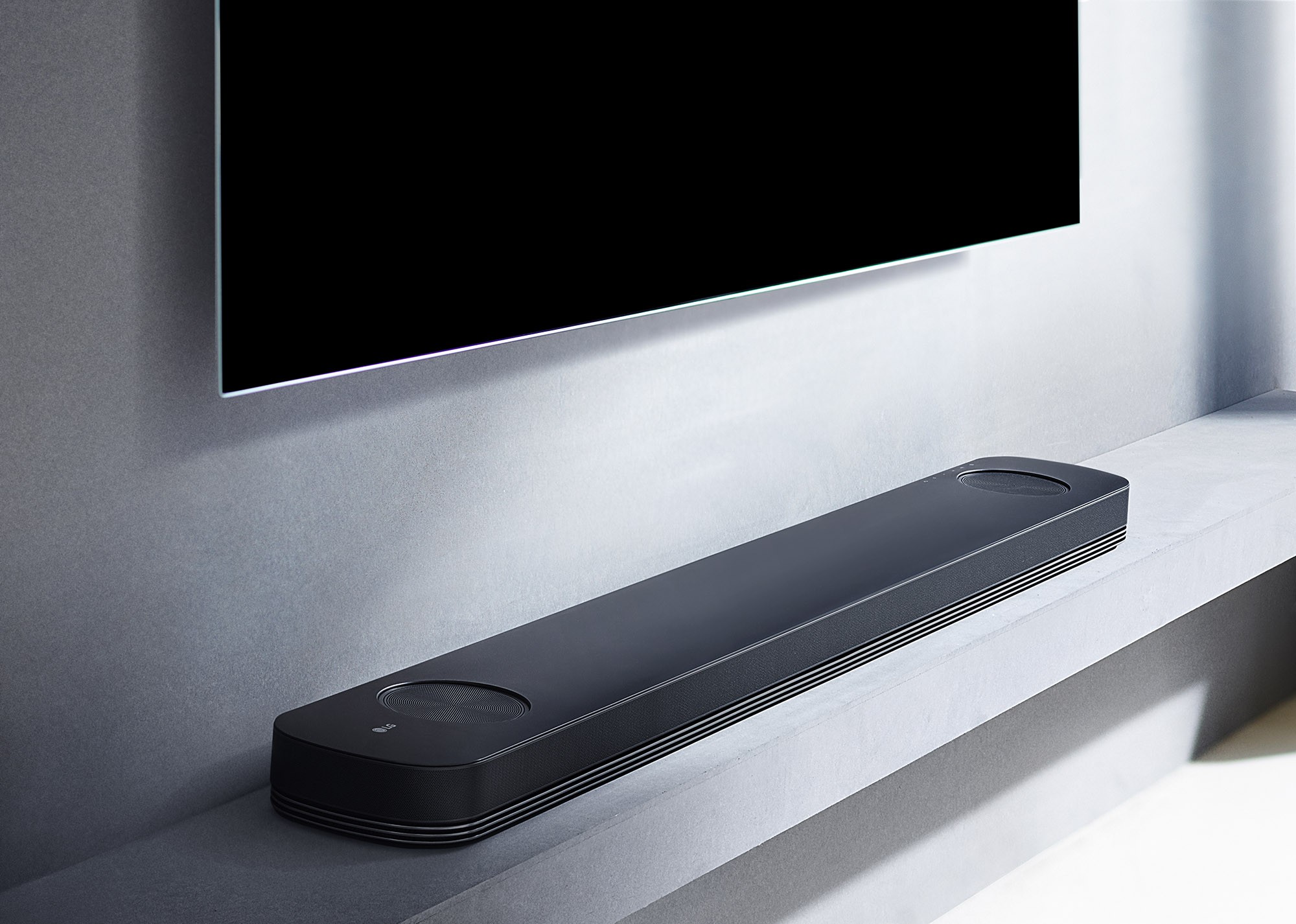 LG soundbar series with audio and built-in Chromecast