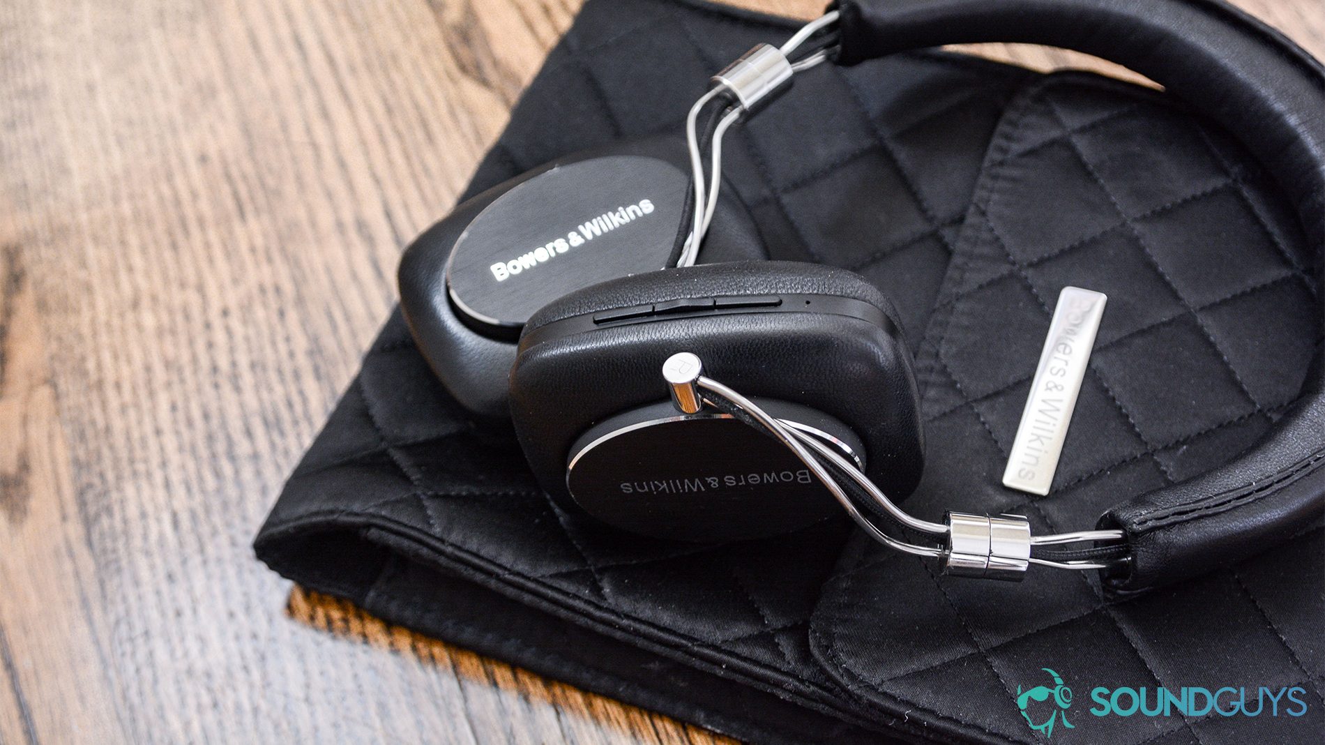 Bowers & Wilkins P5 Wireless review: aptX support and a timeless 