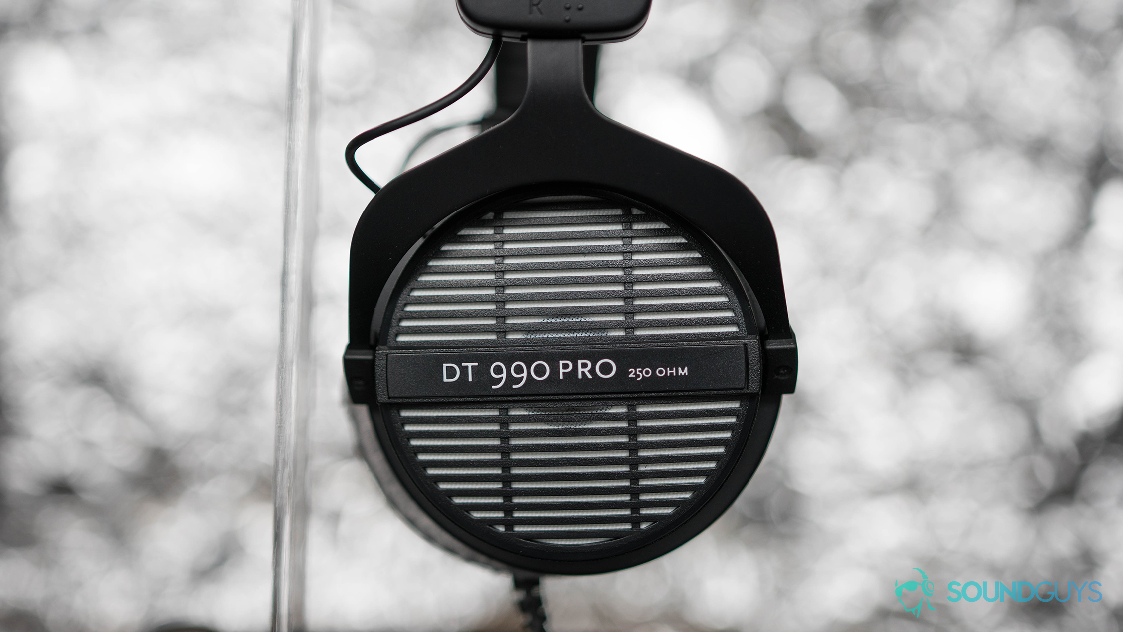 Beyerdynamic DT 990 Pro Headphones Review