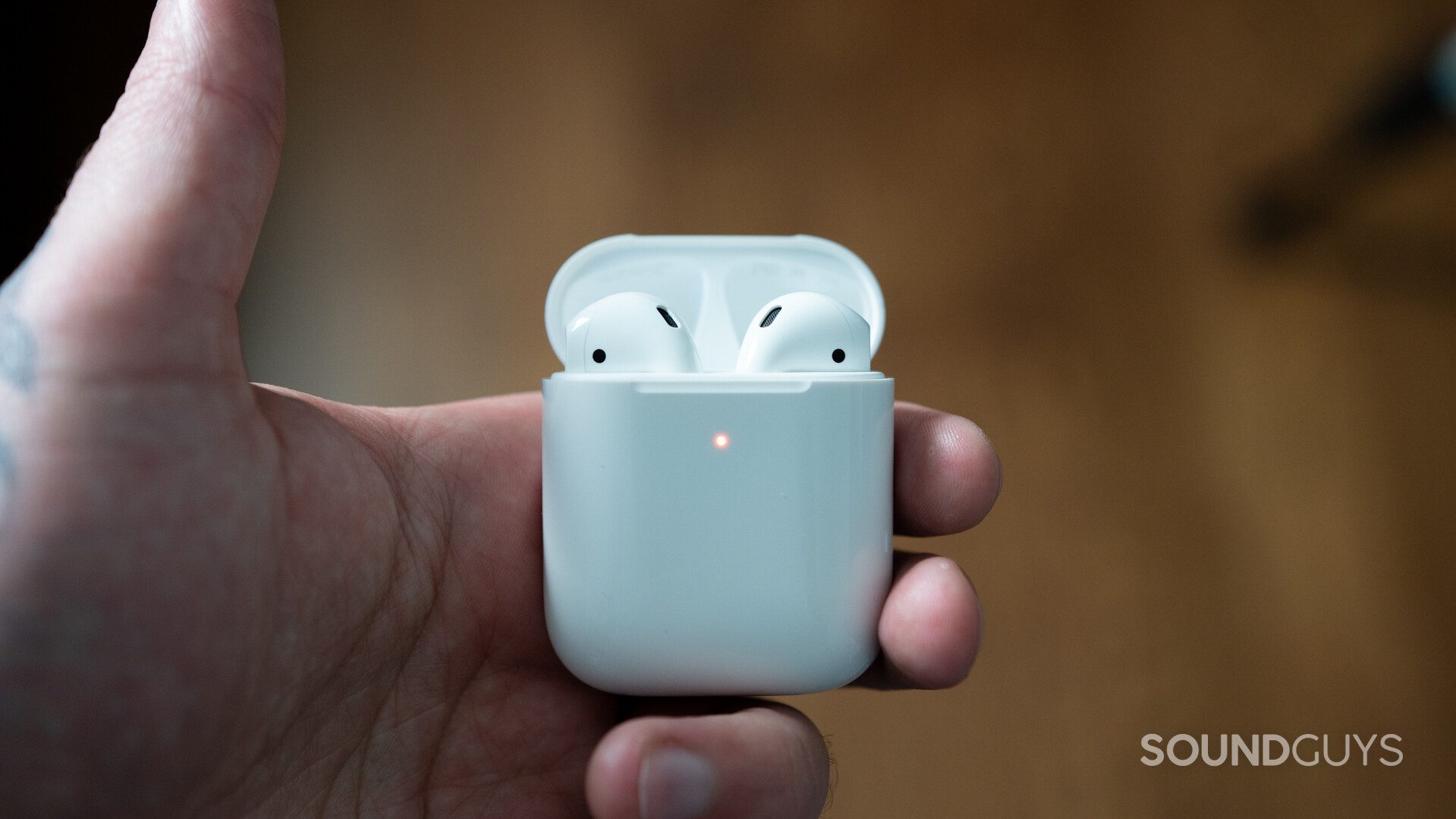 Apple AirPods with Charging Case (2nd Generation) 
