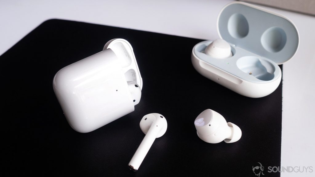 Что лучше galaxy buds или airpods