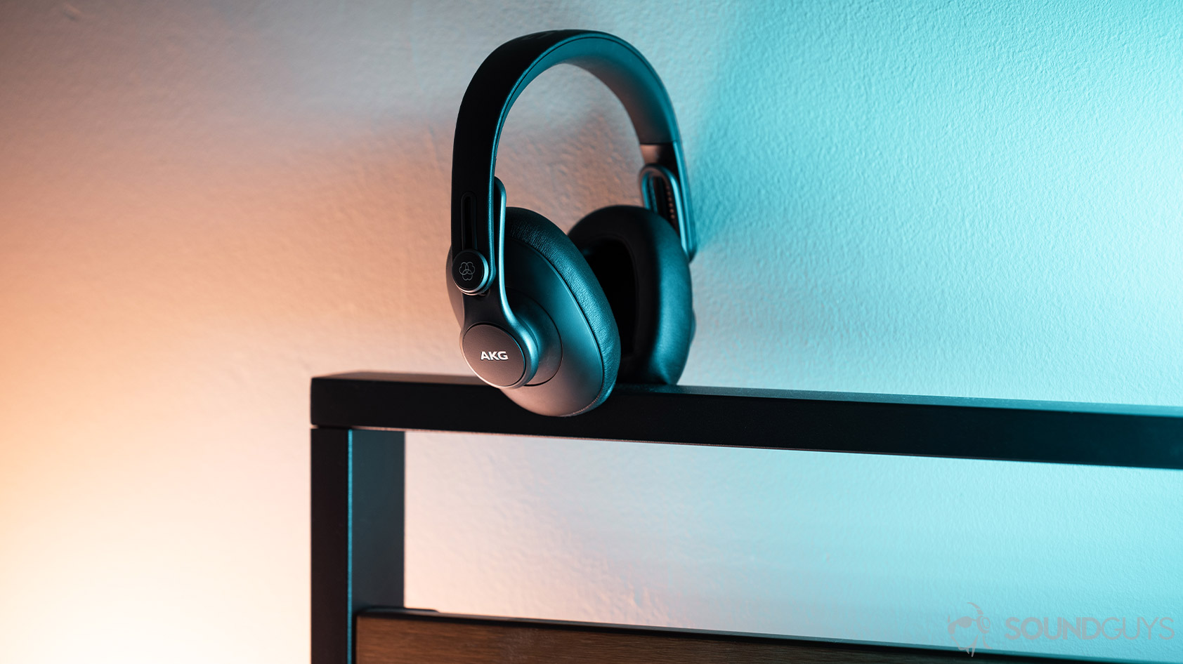 K371  Over-ear, closed-back, foldable studio headphones
