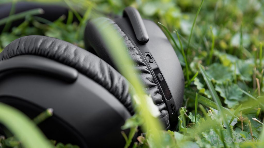 The Sennheiser PXC 550-II noise cancelling headphones buttons located on the back of the right ear cup.