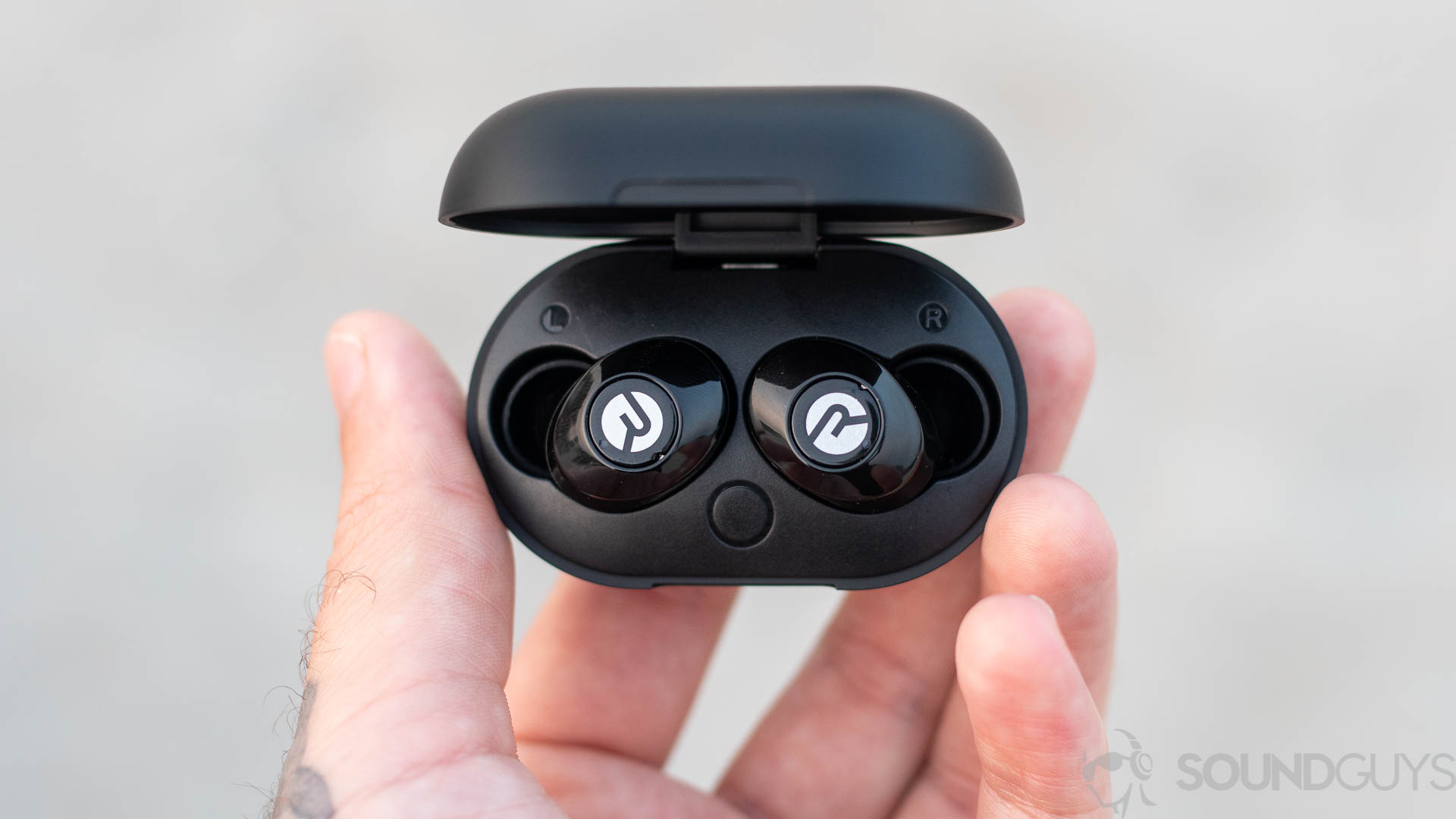 Raycon Earbuds Review  : Unbiased & Honest Insights