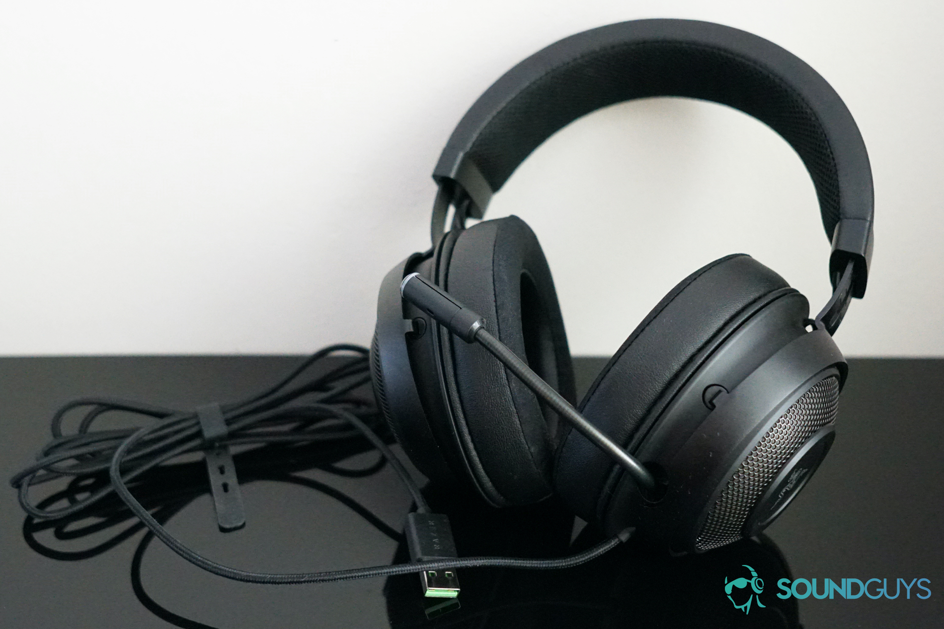 Razer Kraken Ultimate – USB Gaming Headset (Gaming Headphones for PC, PS4  and Switch Dock with Surround Sound, ANC Microphone and RGB Chroma)