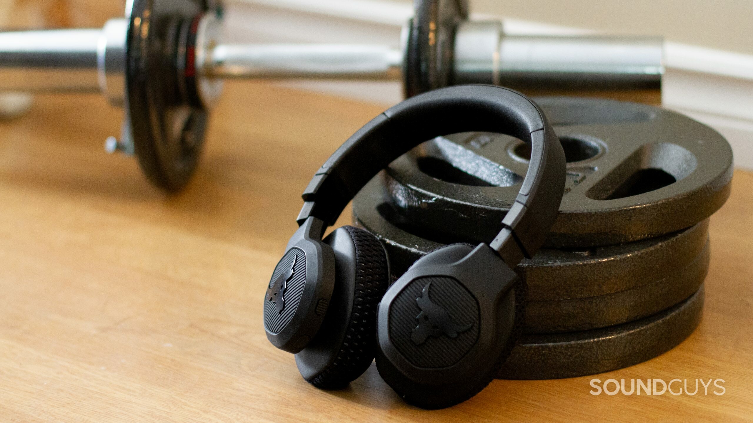Soportar Específicamente Ondular Under Armour Project Rock Over-Ear Training Headphones by JBL review -  SoundGuys