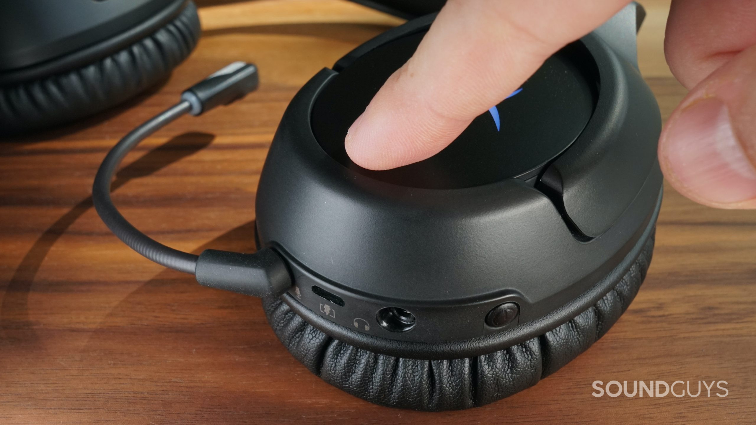 HyperX Cloud Flight Wireless PS5 and PS4 Review: Is it worth buying? -  GameRevolkution