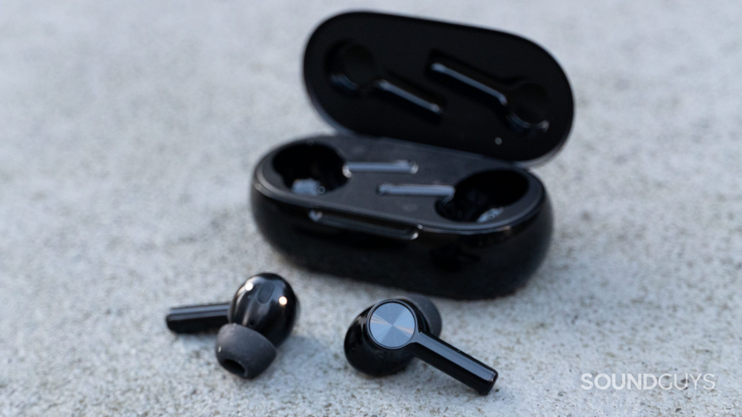 OnePlus Buds Z2 Bluetooth Truly Wireless in Ear Earbuds with mic