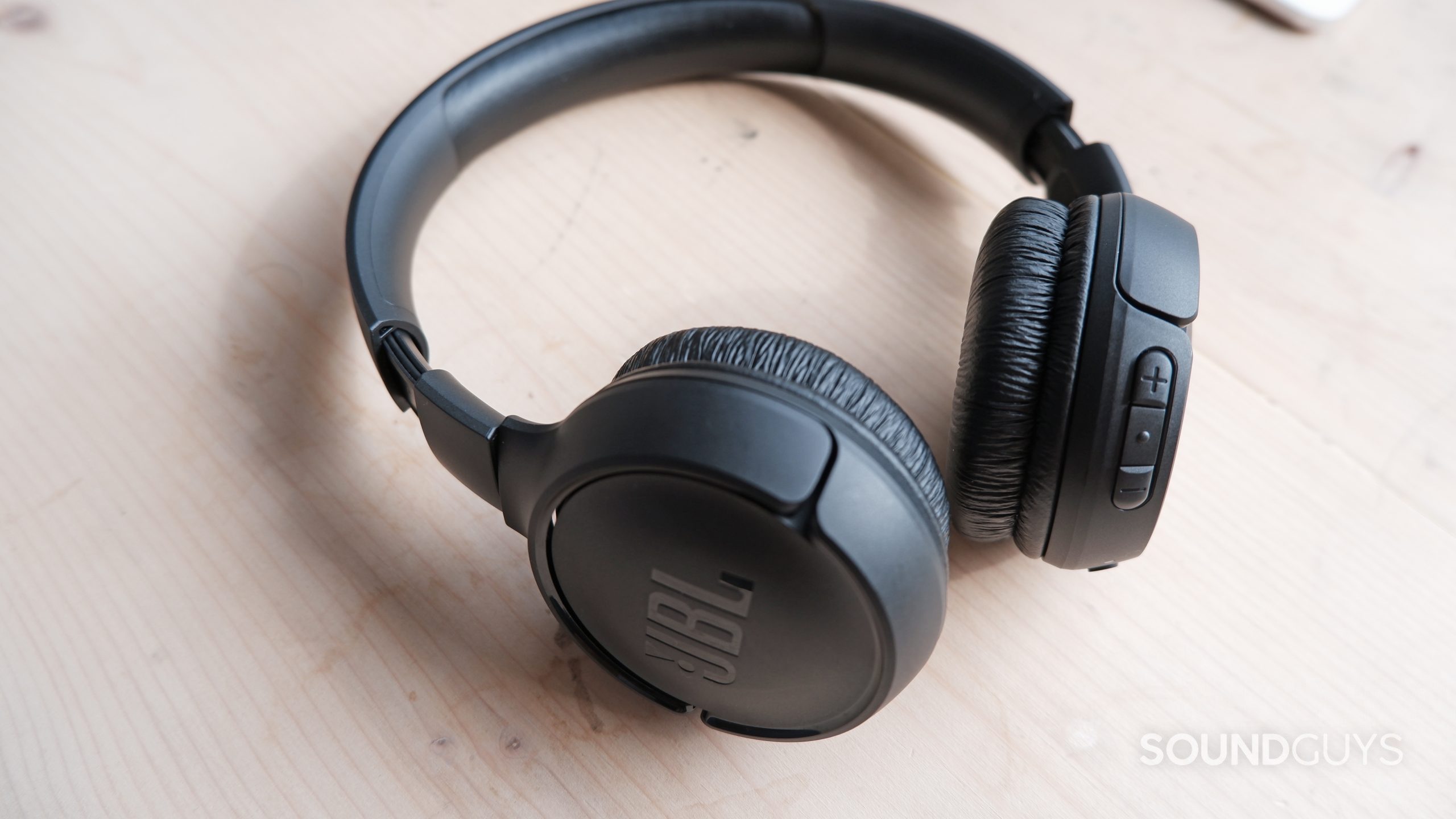 JBL Tune 520BT FULL REVIEW!! QUALITY SOUND, Good BASS, APP, the Best Cost  Benefit? 