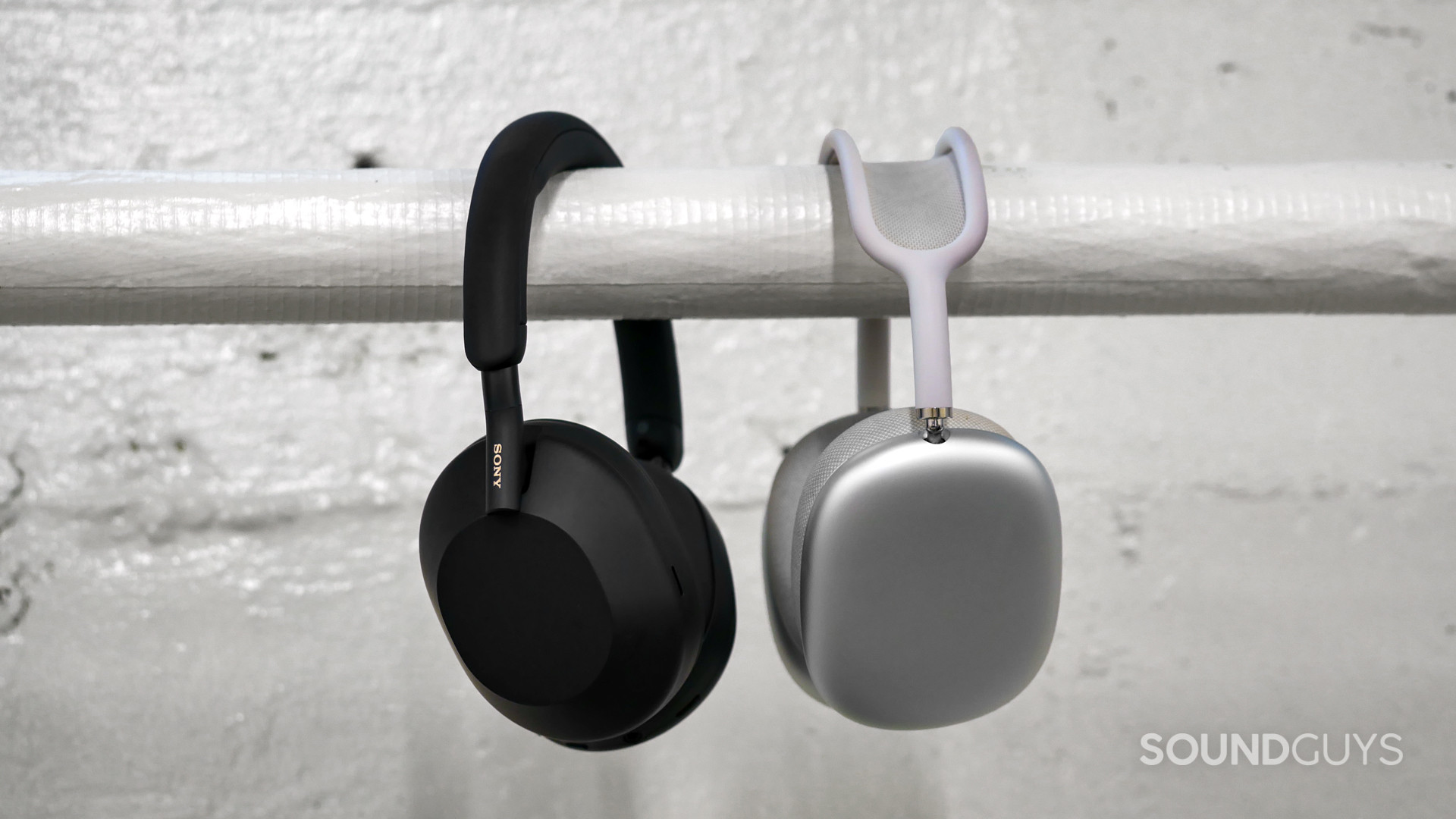 I tested Sony's WH-1000XM5 against AirPods Max, and Apple's still the king…  mostly