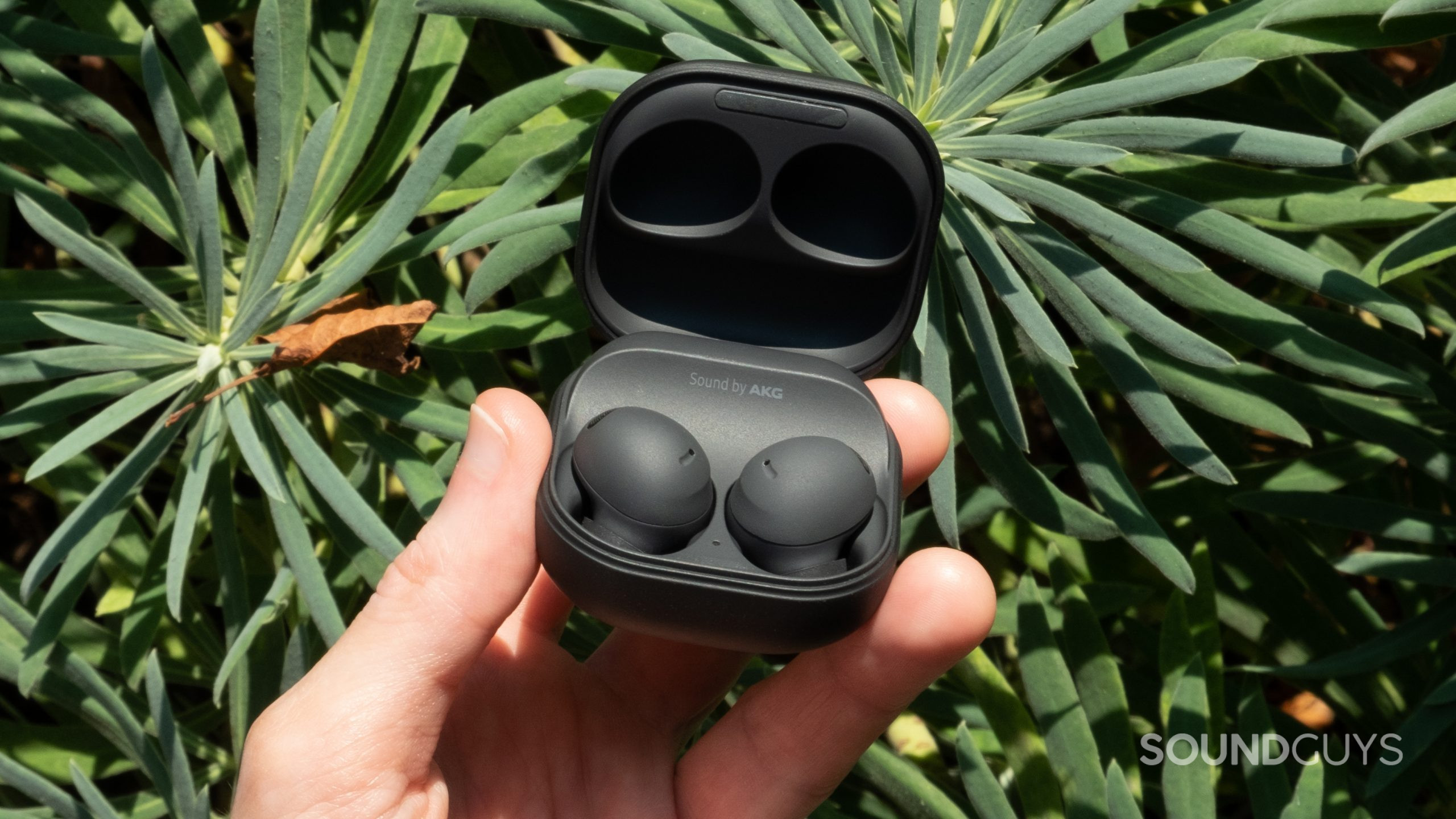 Samsung Galaxy Buds2 Pro Bluetooth Earbuds, True Wireless with Charging  Case, Graphite 