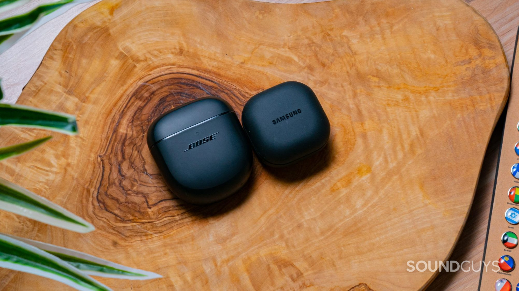 Apple AirPods Pro (2nd generation) vs Bose QuietComfort Earbuds II -  SoundGuys