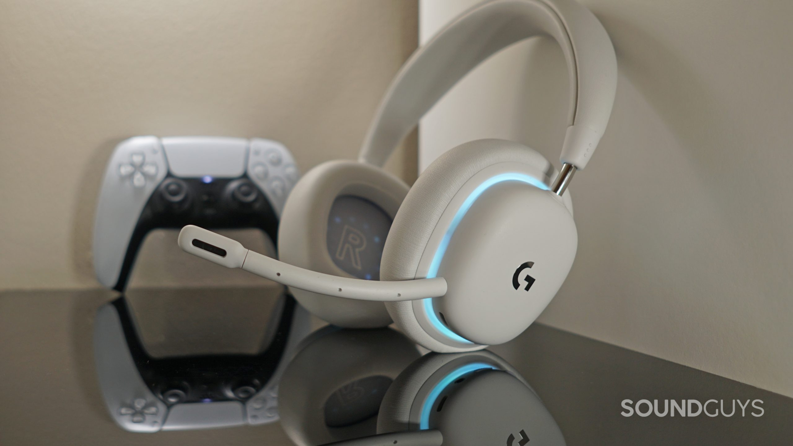 G733 Ultra-Lightweight, Wireless Gaming Headset