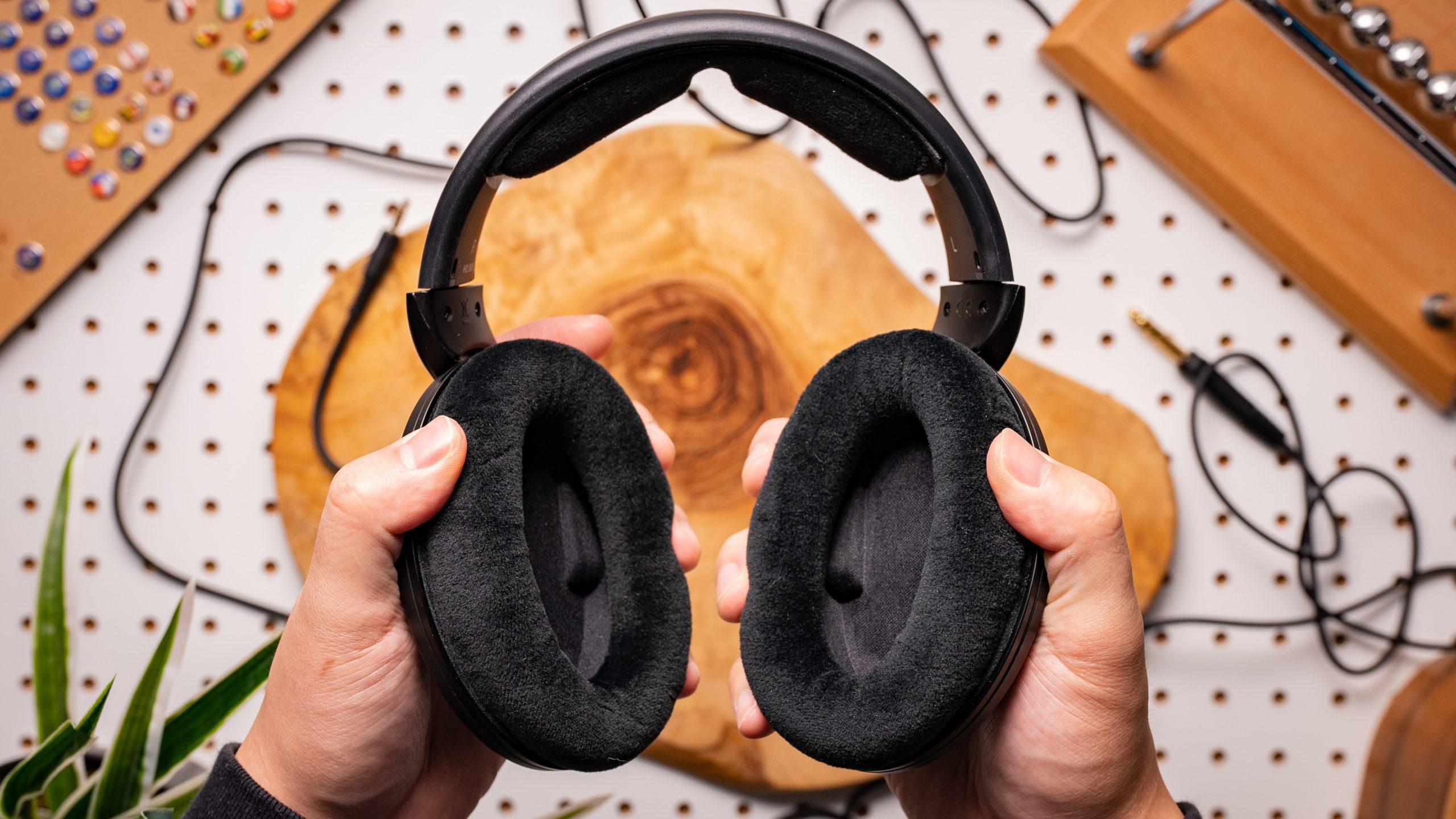 Sennheiser HD 560S Open Back Wired Over-Ear Headphones 