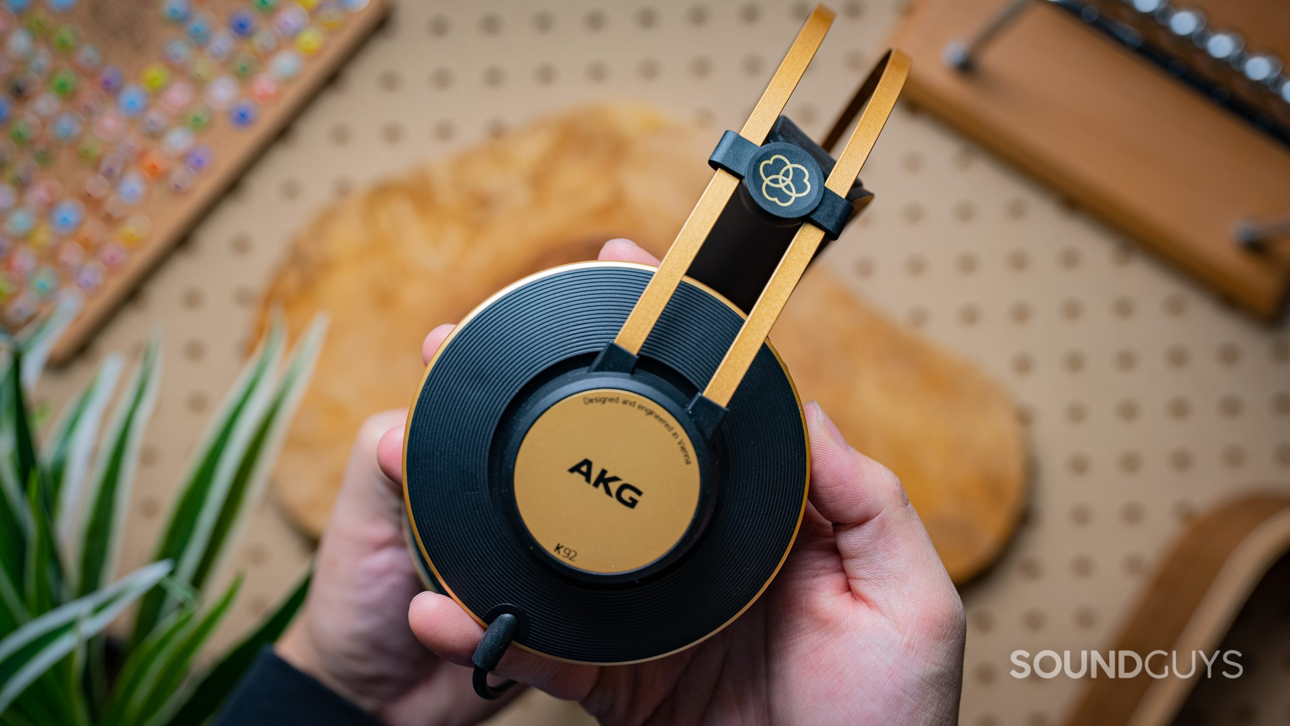 AKG K92 PRO-AUDIO CLOSED-BACK & OVER-EAR HEADPHONES