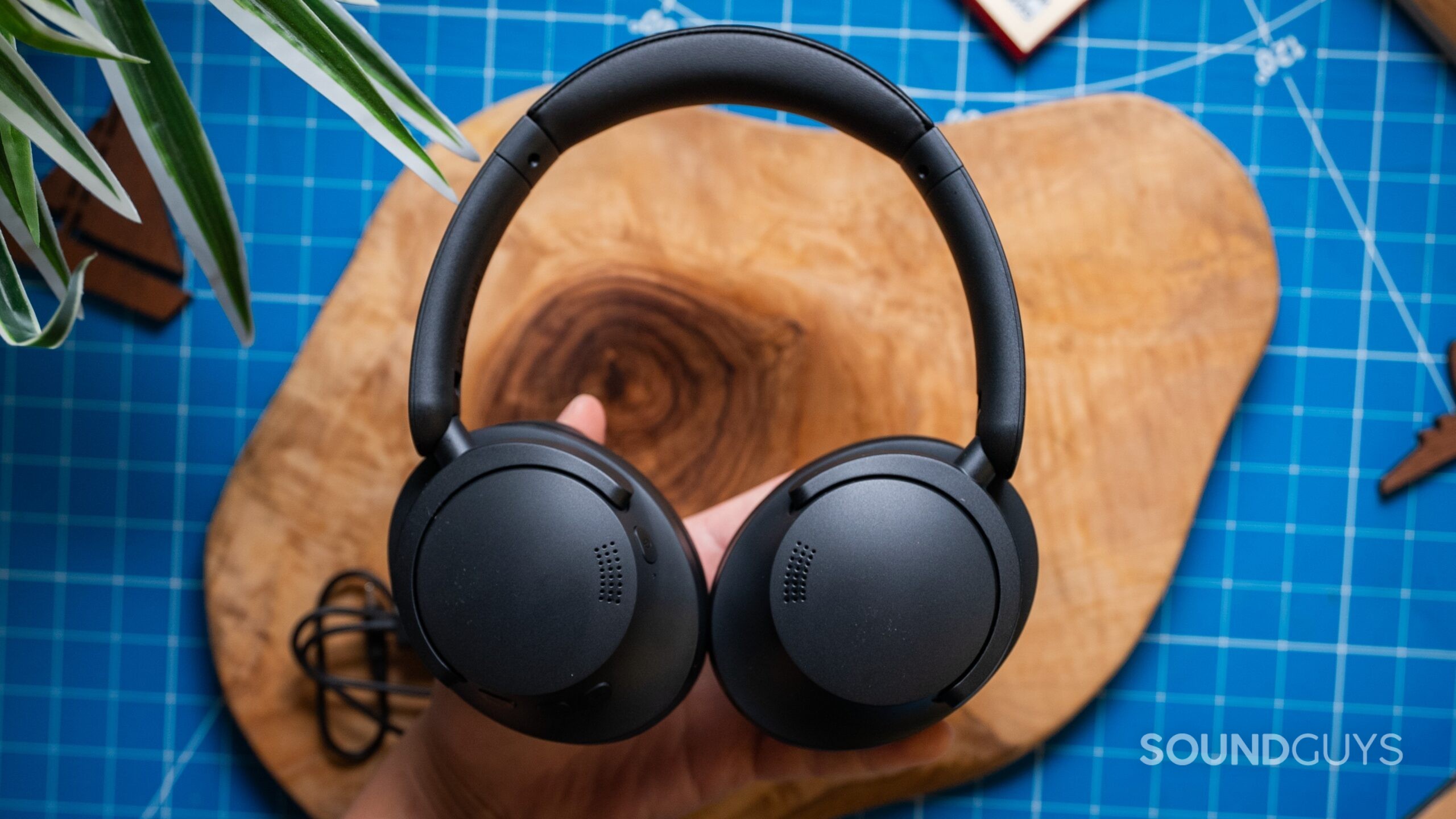1More's new SonoFlow LDAC headphones get 50 hours of play