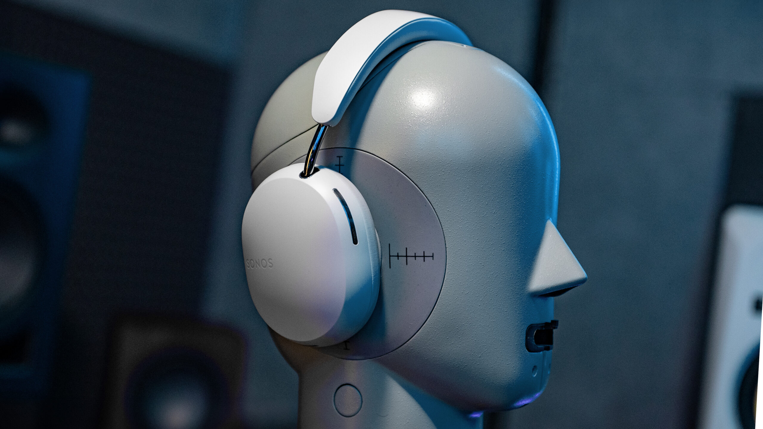 Portrait photo of the Sonos Ace headphones on the B&K5128 testing head
