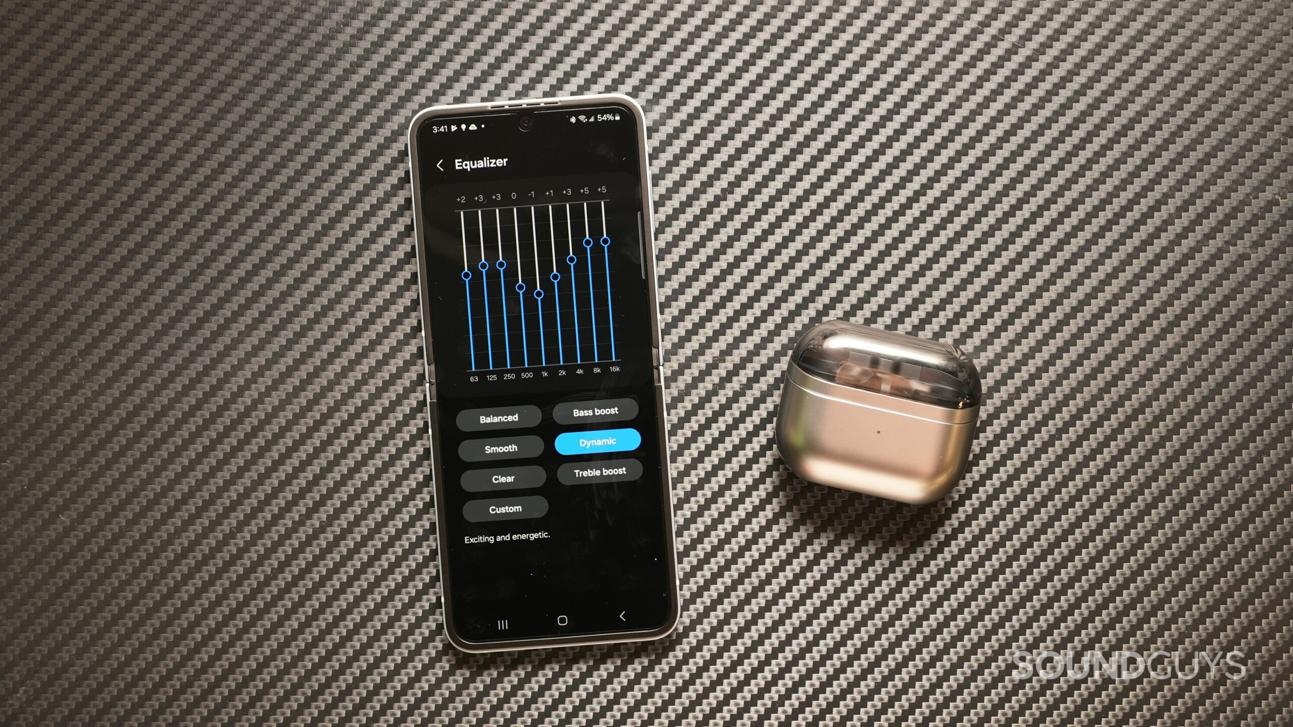 Samsung Galaxy Flip6 equalizer with Galaxy Buds3 Pro