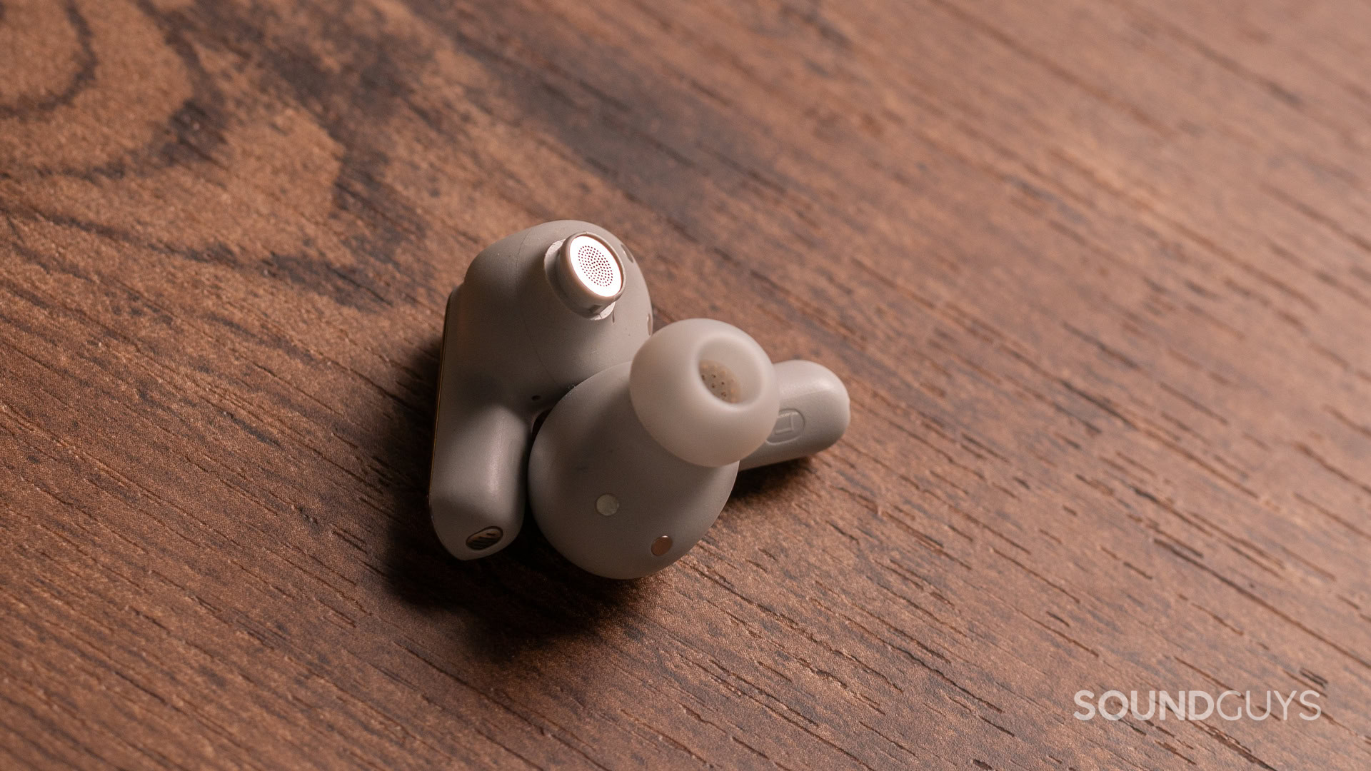 A photo of the JBL Live Beam 3's earbud nozzles.