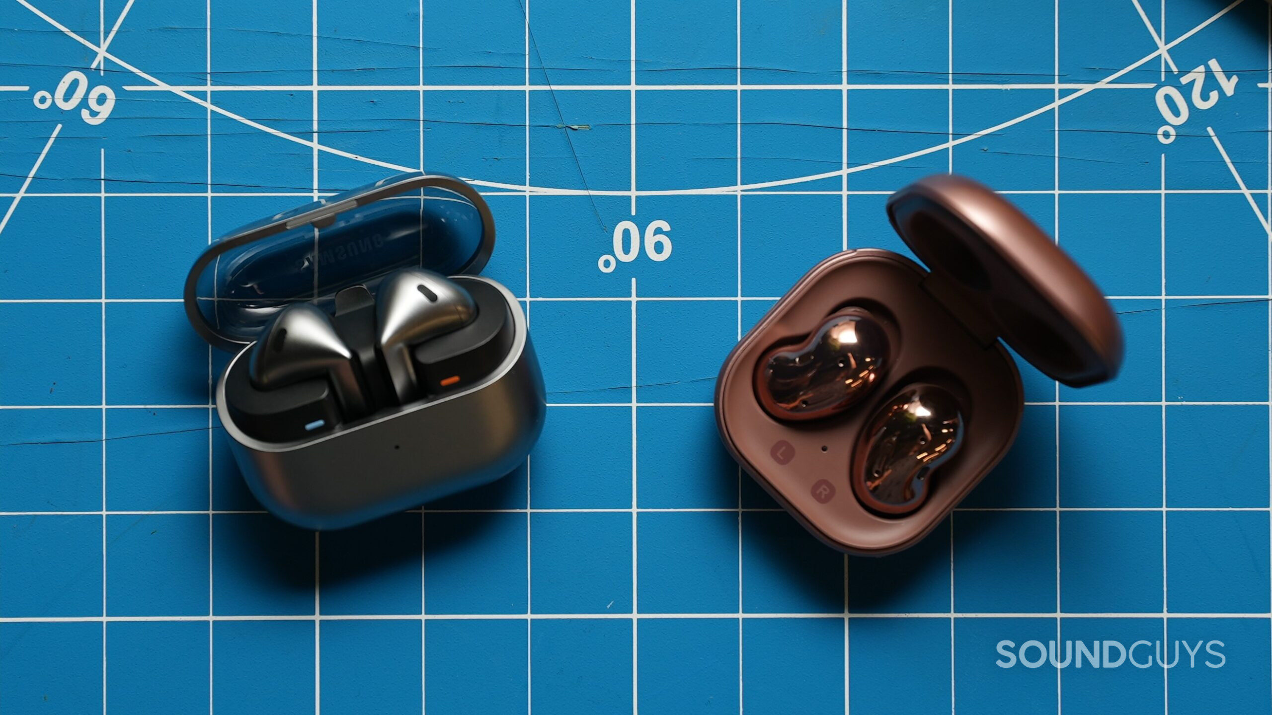 galaxy buds3 vs galaxy buds live on blue mat