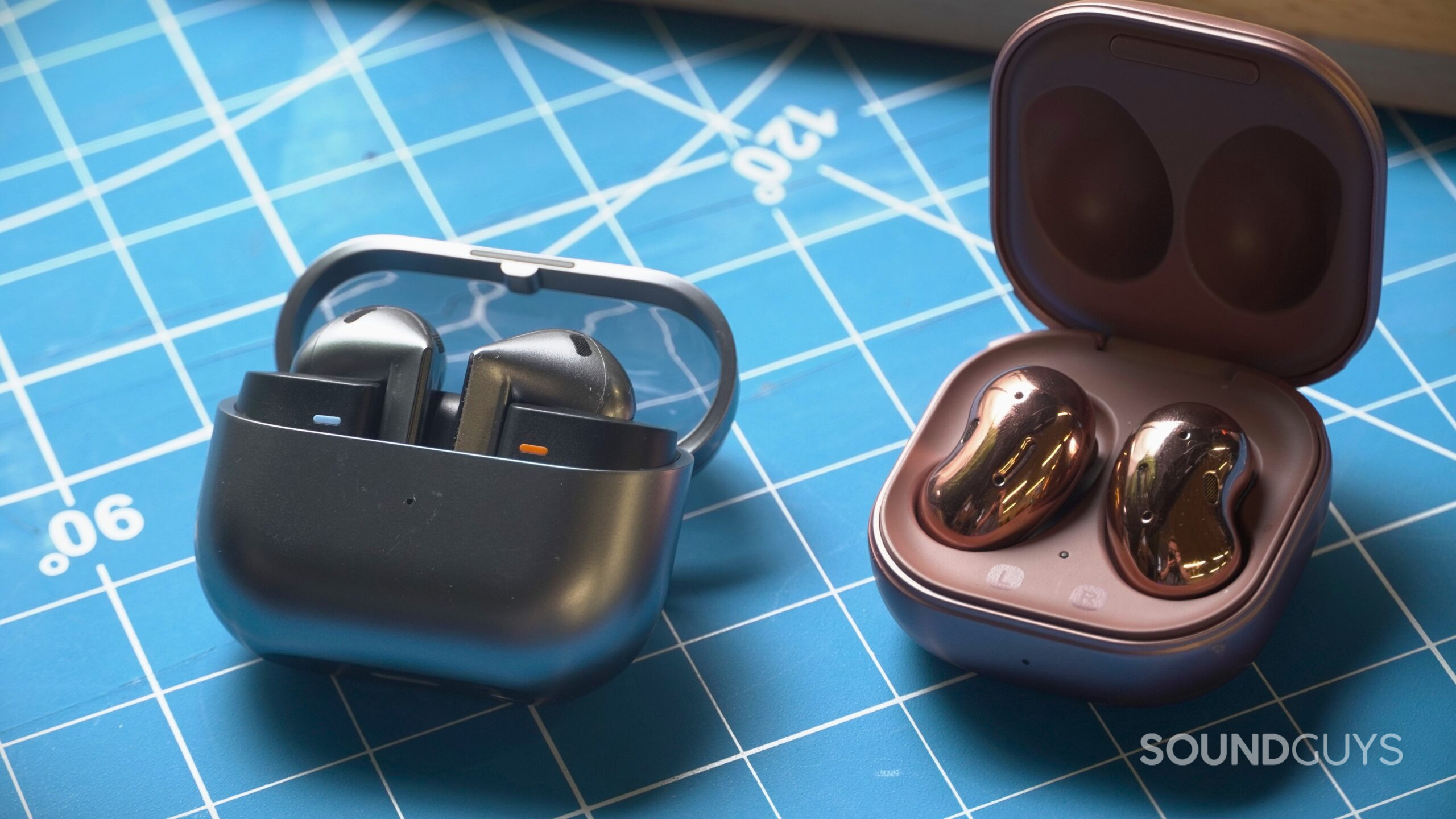 samsung galaxy buds 3 beside galaxy buds live