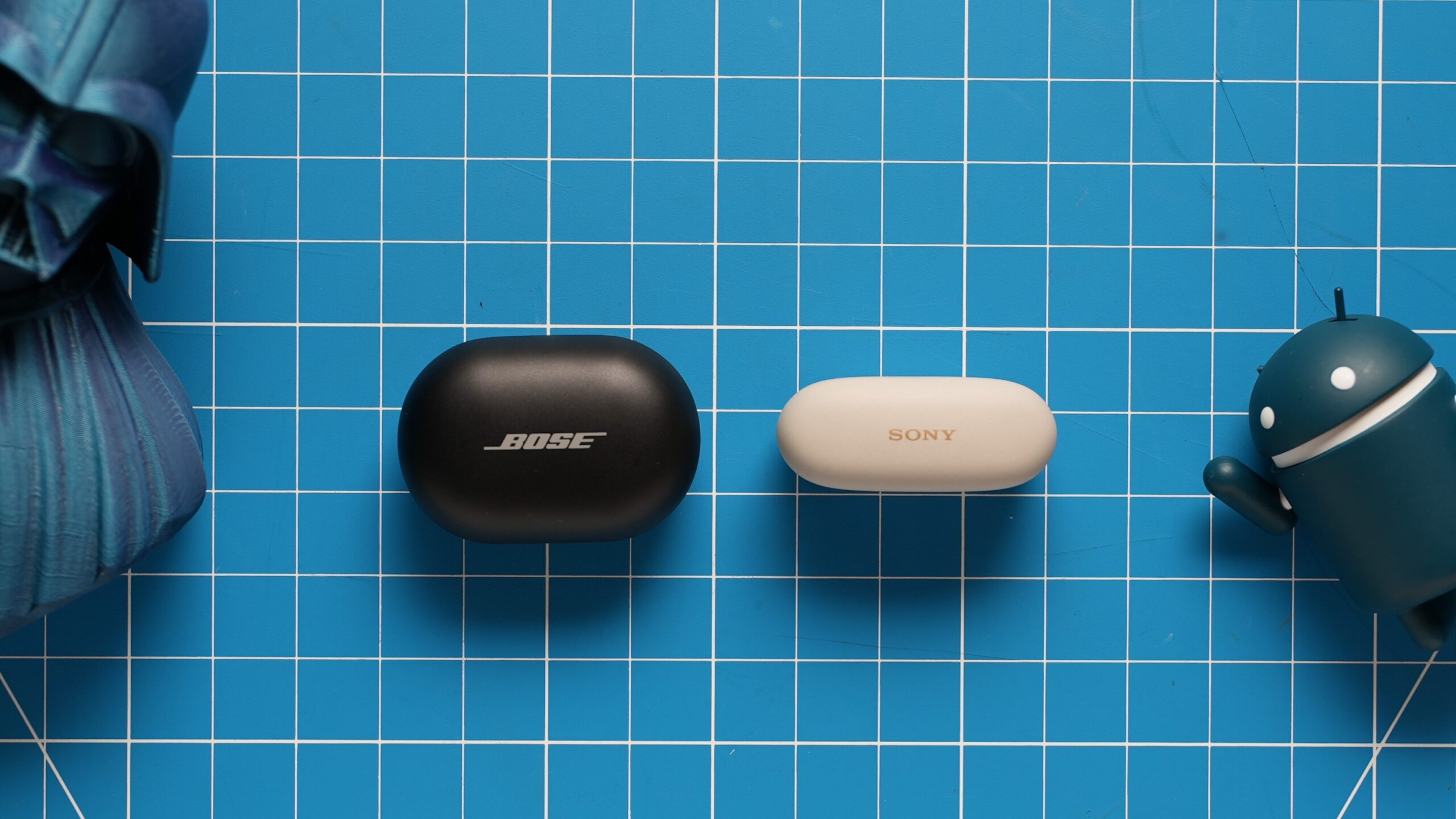 Bose QC vs Sony XM5 earbuds cases