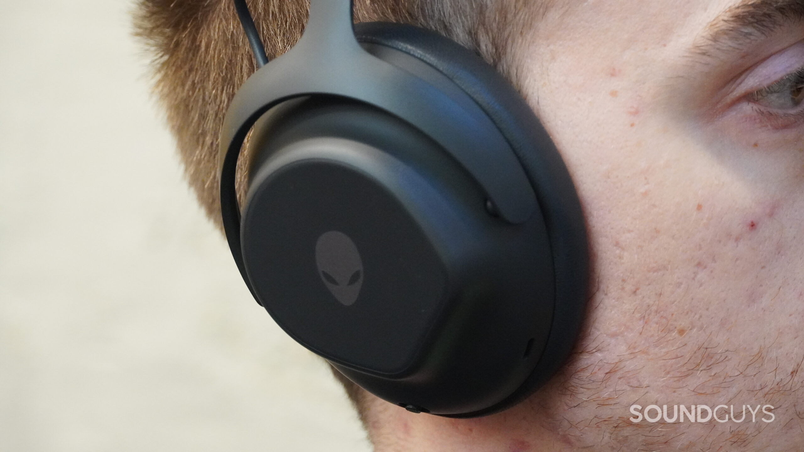 alienware pro earcup close up