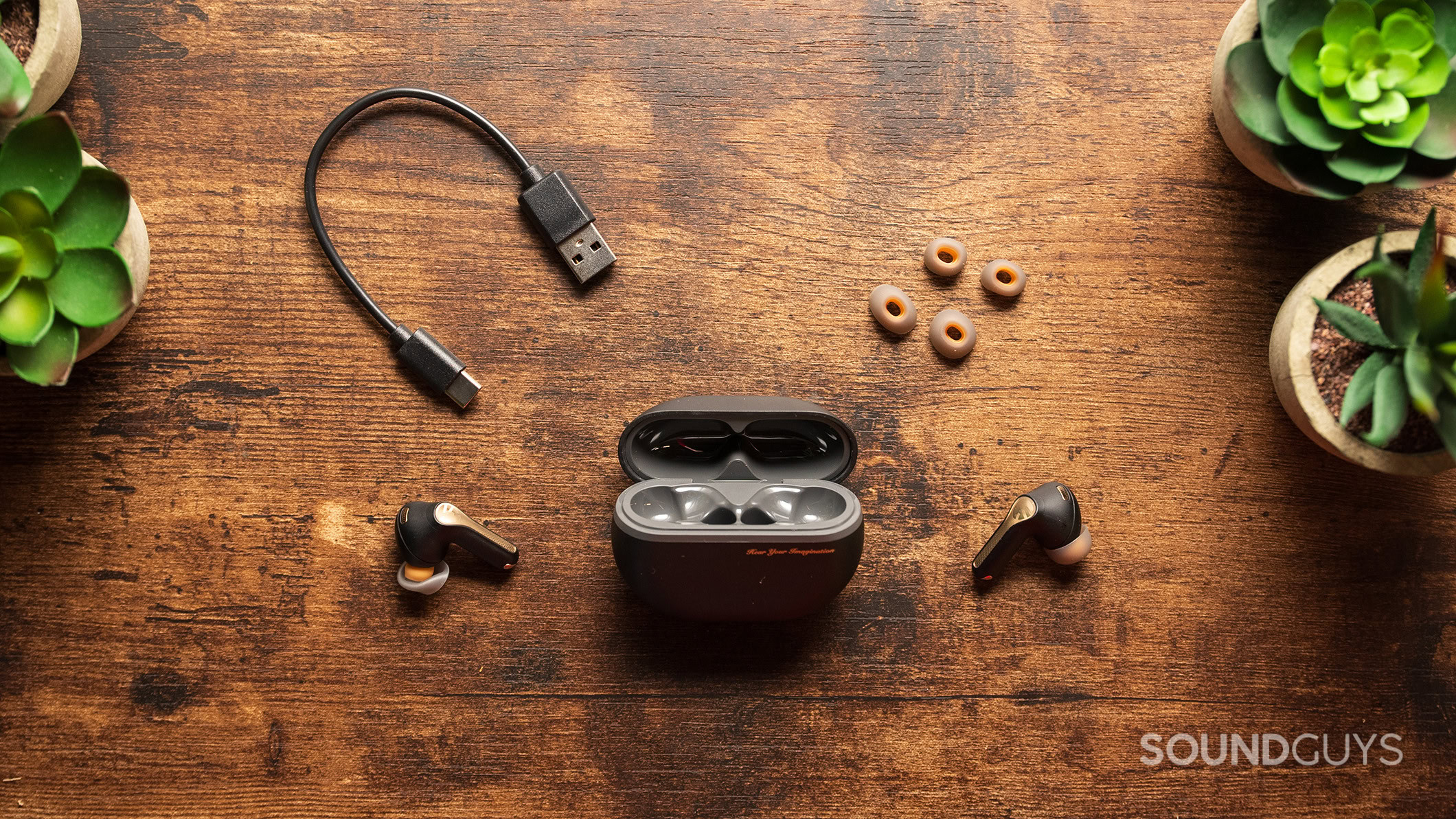 SoundPEATS Capsule3 Pro Plus earbuds, charging cable, and ear tips. 